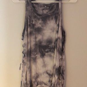 Lavender/white tye dye top with tie up sides